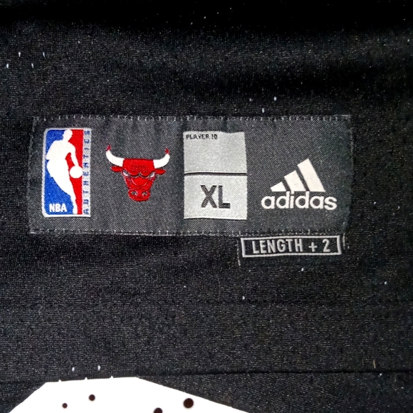 Chicago bulls Jersey - Picture 3 of 7